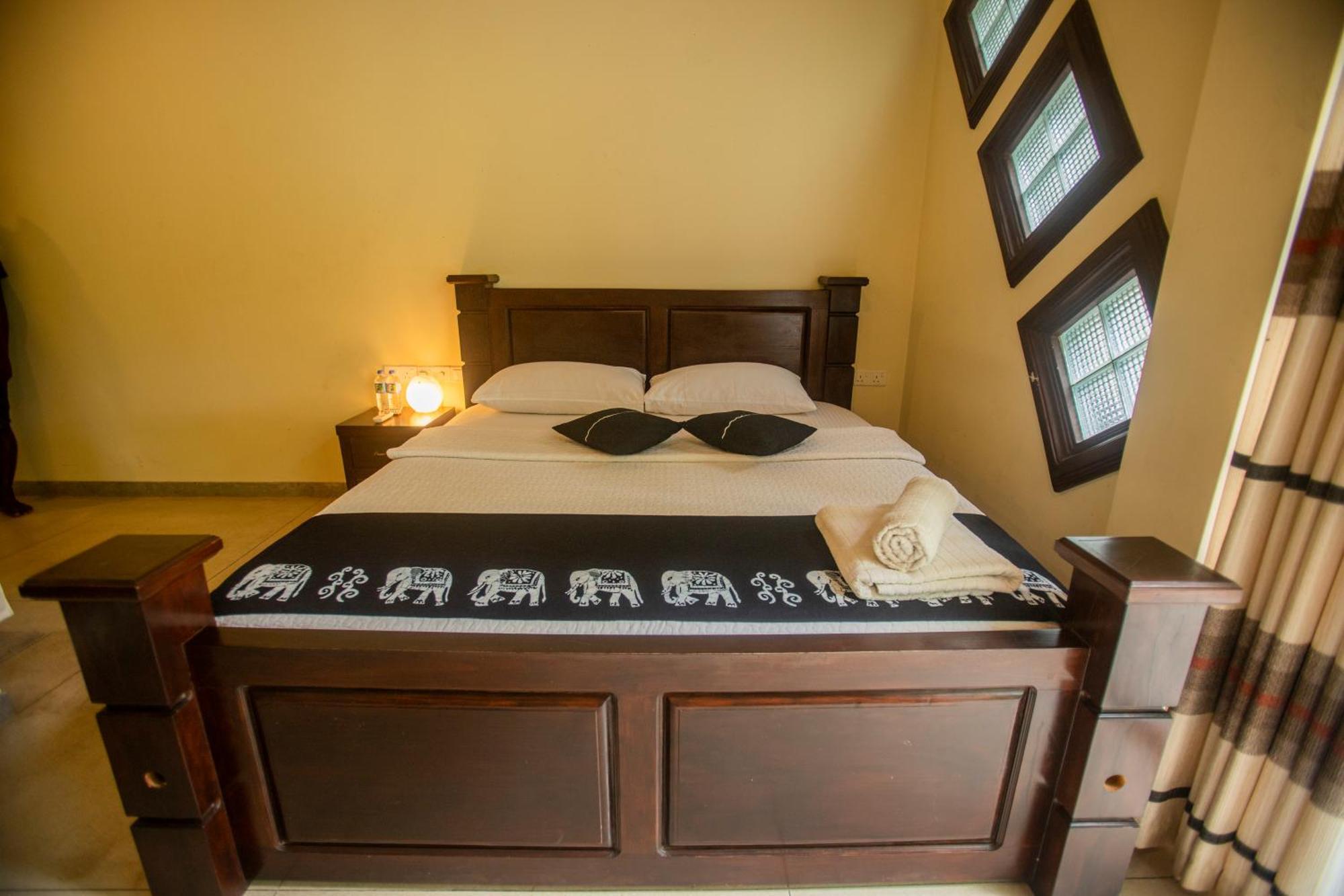 Evergreen Hotel Дамбулла Экстерьер фото