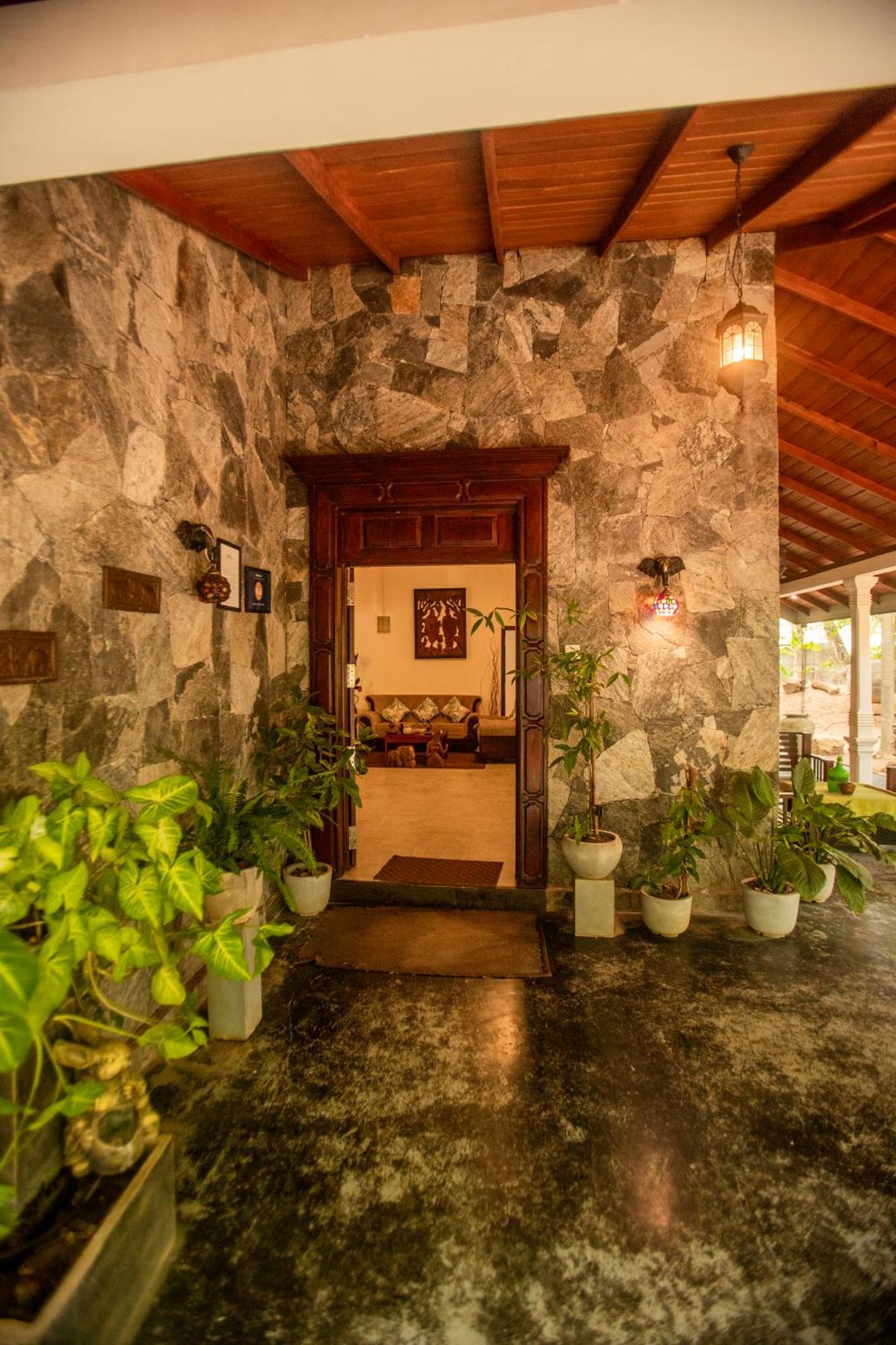 Evergreen Hotel Дамбулла Экстерьер фото